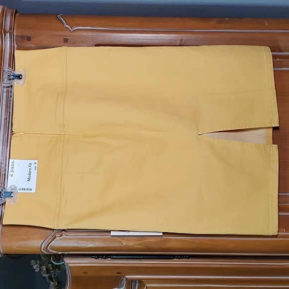 d. jeans gold high waisted pencil skirt. Size 8. Cotton blend. Super soft… - Picture 4 of 11
